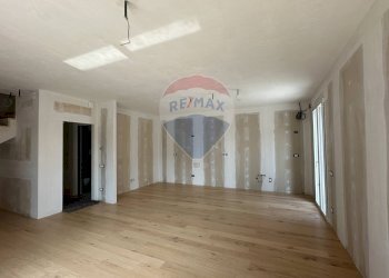 Stanza vuota - Quadrilocale Azzano San Paolo - foto 1