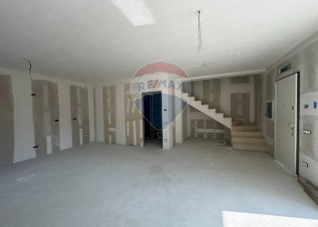 Stanza vuota - Quadrilocale Azzano San Paolo - foto 3