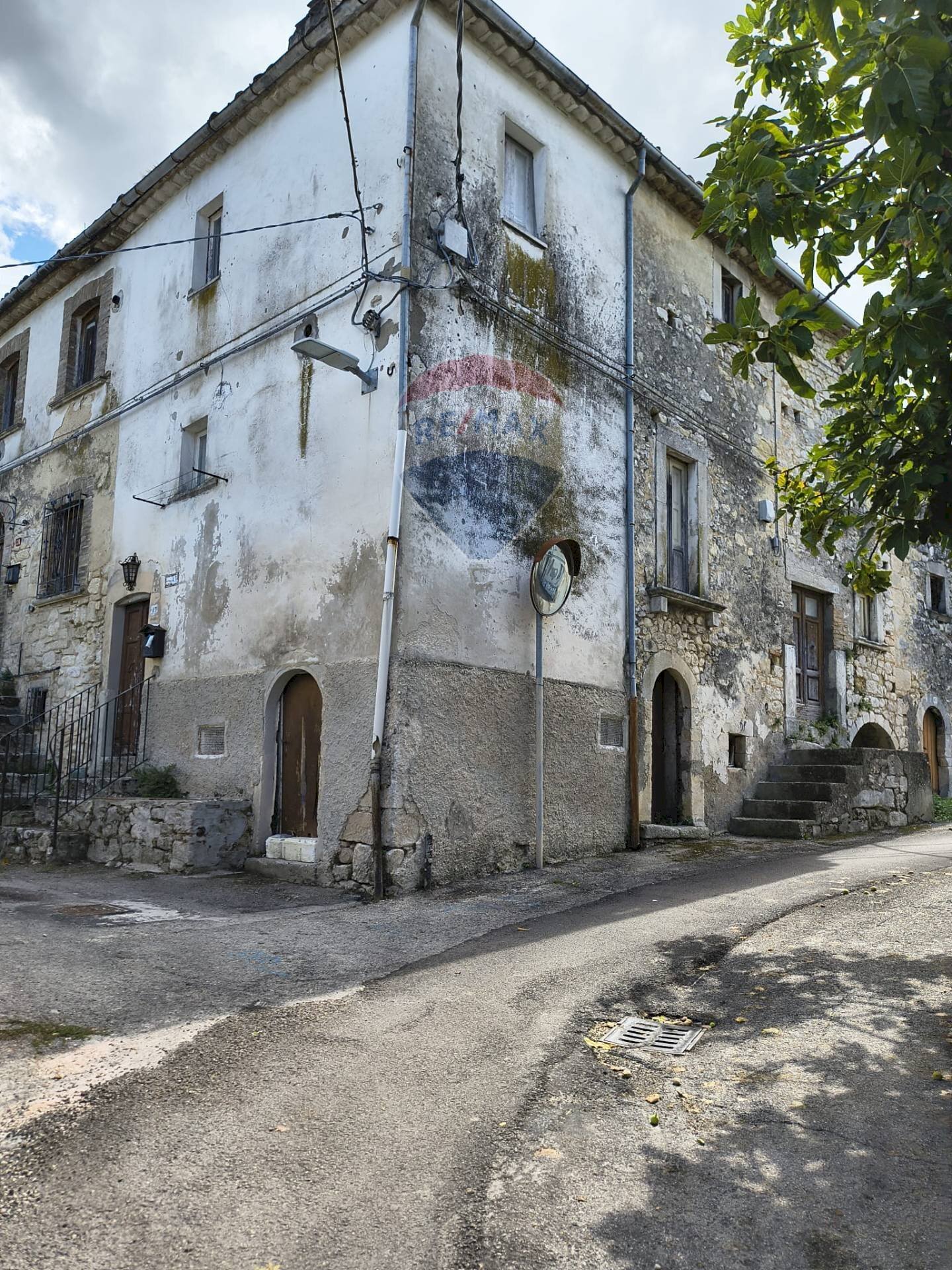 Edificio all\'aperto - Semi-detached house via isonzio
 
43, Rapino - photo 1