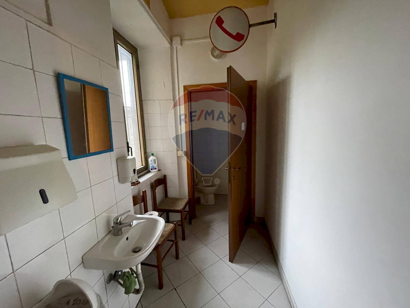 Bagno - Attività Commerciale Barga - foto 3