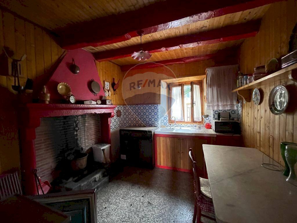 Cucina - Casa indipendente Bagni di Lucca - foto 3