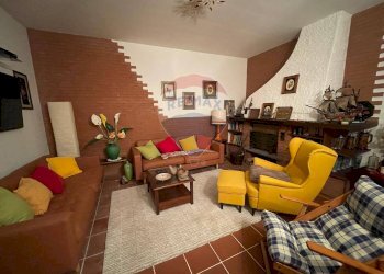 Soggiorno - Casa semi indipendente Strada dell'abetone e del brennero Località Ponte Coccia
 
4, Bagni di Lucca - foto 1