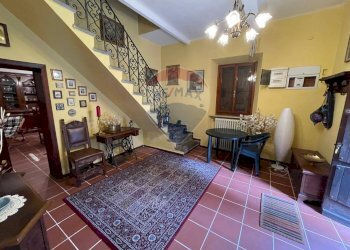 Soggiorno - Casa semi indipendente Strada dell'abetone e del brennero Località Ponte Coccia
 
4, Bagni di Lucca - foto 2