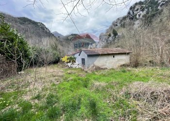 Vista delle montagne - Casa semi indipendente Strada dell'abetone e del brennero Località Ponte Coccia
 
4, Bagni di Lucca - foto 21