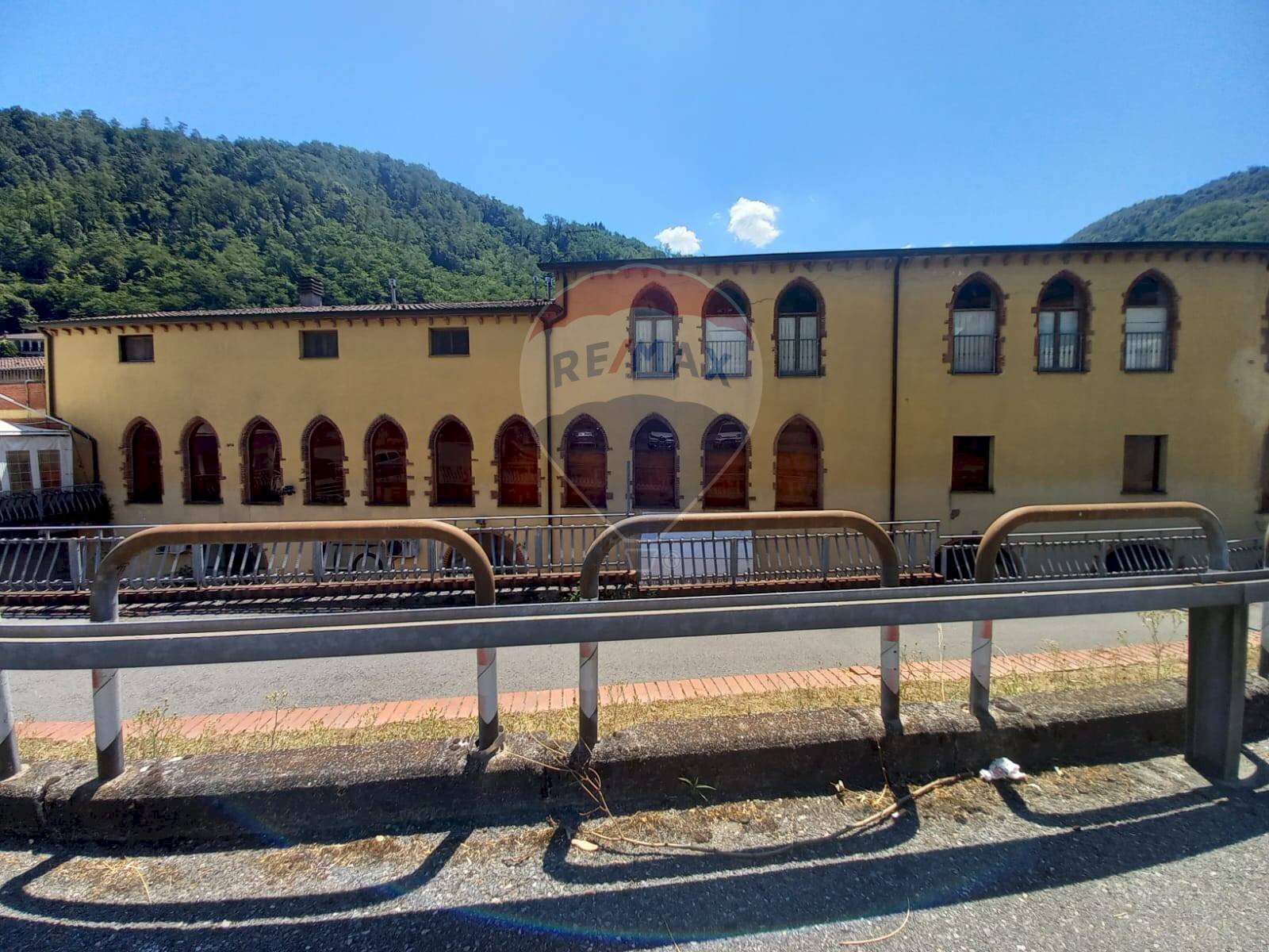 Edificio all\'aperto - Locale Commerciale Viale Roma
 
9, Bagni di Lucca - foto 3