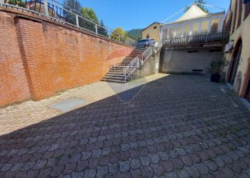 Scala di accesso ai locali commerciali - Locale Commerciale Viale Roma
9, Bagni di Lucca - foto 4