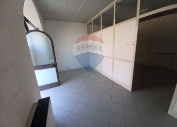 Stanza vuota - Locale Commerciale Viale Roma
9, Bagni di Lucca - foto 7