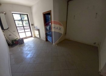 retro - Locale Commerciale Viale Roma
9, Bagni di Lucca - foto 12