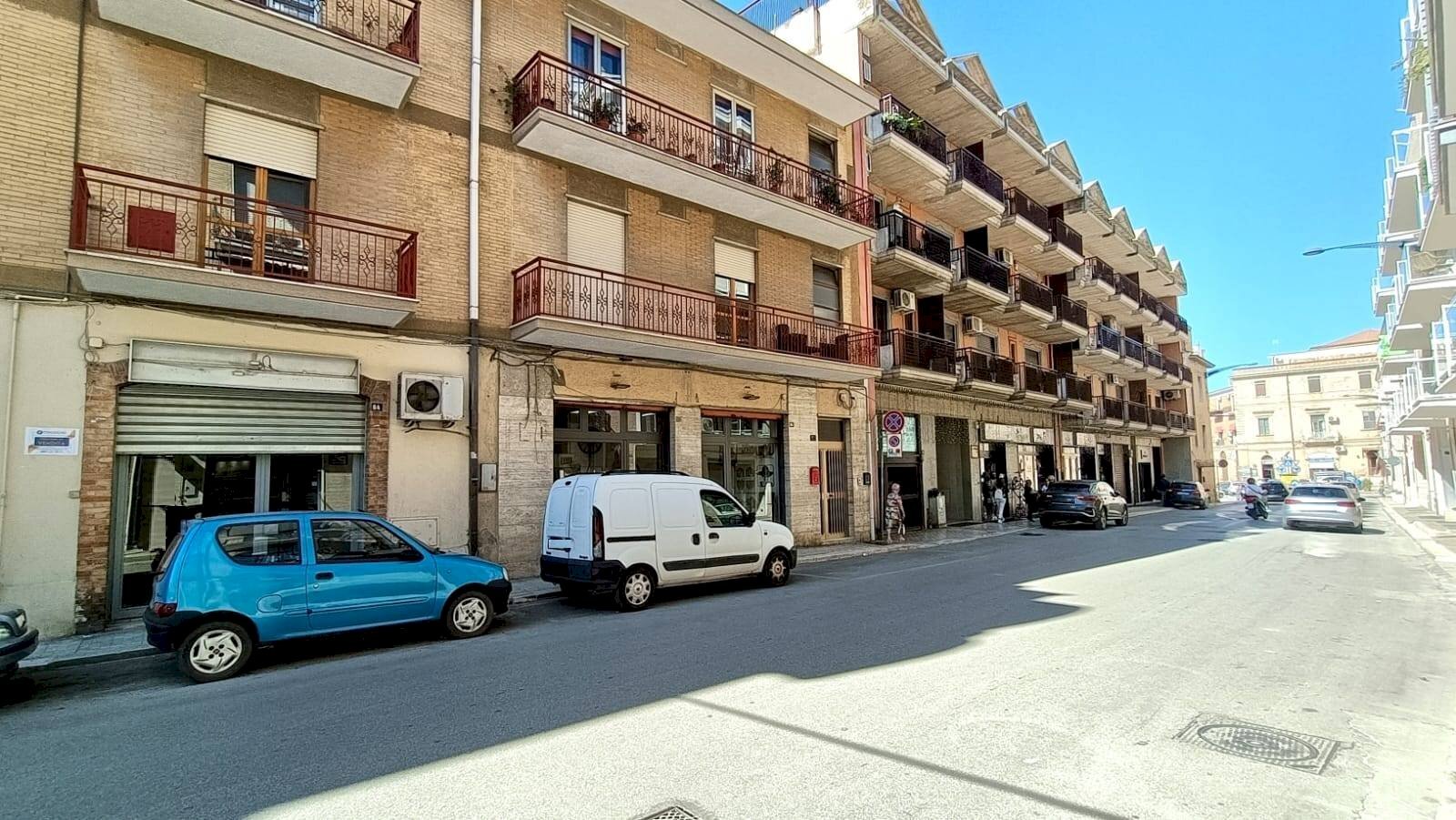 Foto 2 - Locale Commerciale VIA VITTORIO VENETO
 
64, Lucera - foto 2