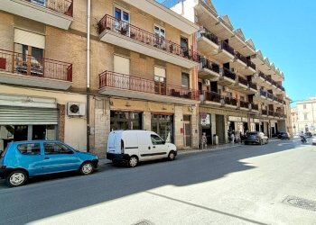 Foto 2 - Locale Commerciale VIA VITTORIO VENETO
 
64, Lucera - foto 2