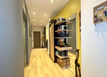 Corridoio - Three-room apartment VIALE FRATELLI CASIRAGHI
325, Sesto San Giovanni - photo 4