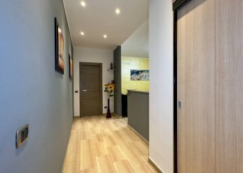 Corridoio - Three-room apartment VIALE FRATELLI CASIRAGHI
325, Sesto San Giovanni - photo 7