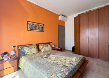 Camera da letto - Three-room apartment VIALE FRATELLI CASIRAGHI
325, Sesto San Giovanni - photo 15