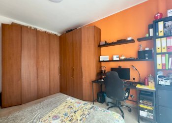 Camera da letto - Three-room apartment VIALE FRATELLI CASIRAGHI
325, Sesto San Giovanni - photo 16
