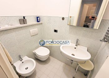 bagno di servizio - Three-room apartment Via Treviso
 
20, Massa - photo 10