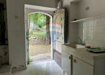 Cucina - Semi-detached house Via Nazionale
 
103, Pizzone - photo 11