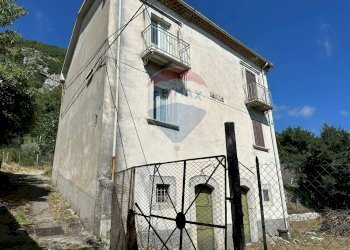 Edificio all\'aperto - Semi-detached house Via Nazionale
 
103, Pizzone - photo 4