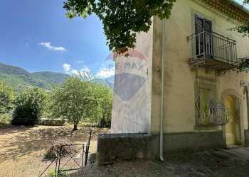 Edificio all\'aperto - Semi-detached house Via Nazionale
 
103, Pizzone - photo 8