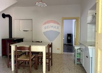 Sala da pranzo - Semi-detached house Via Nazionale
 
103, Pizzone - photo 15