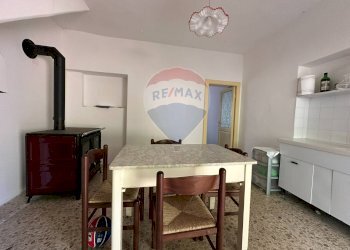 Sala da pranzo - Semi-detached house Via Nazionale
 
103, Pizzone - photo 24