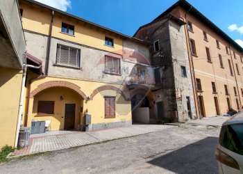 Edificio all\'aperto - Bilocale VIA ROMA
 
13, Casale Litta - foto 4