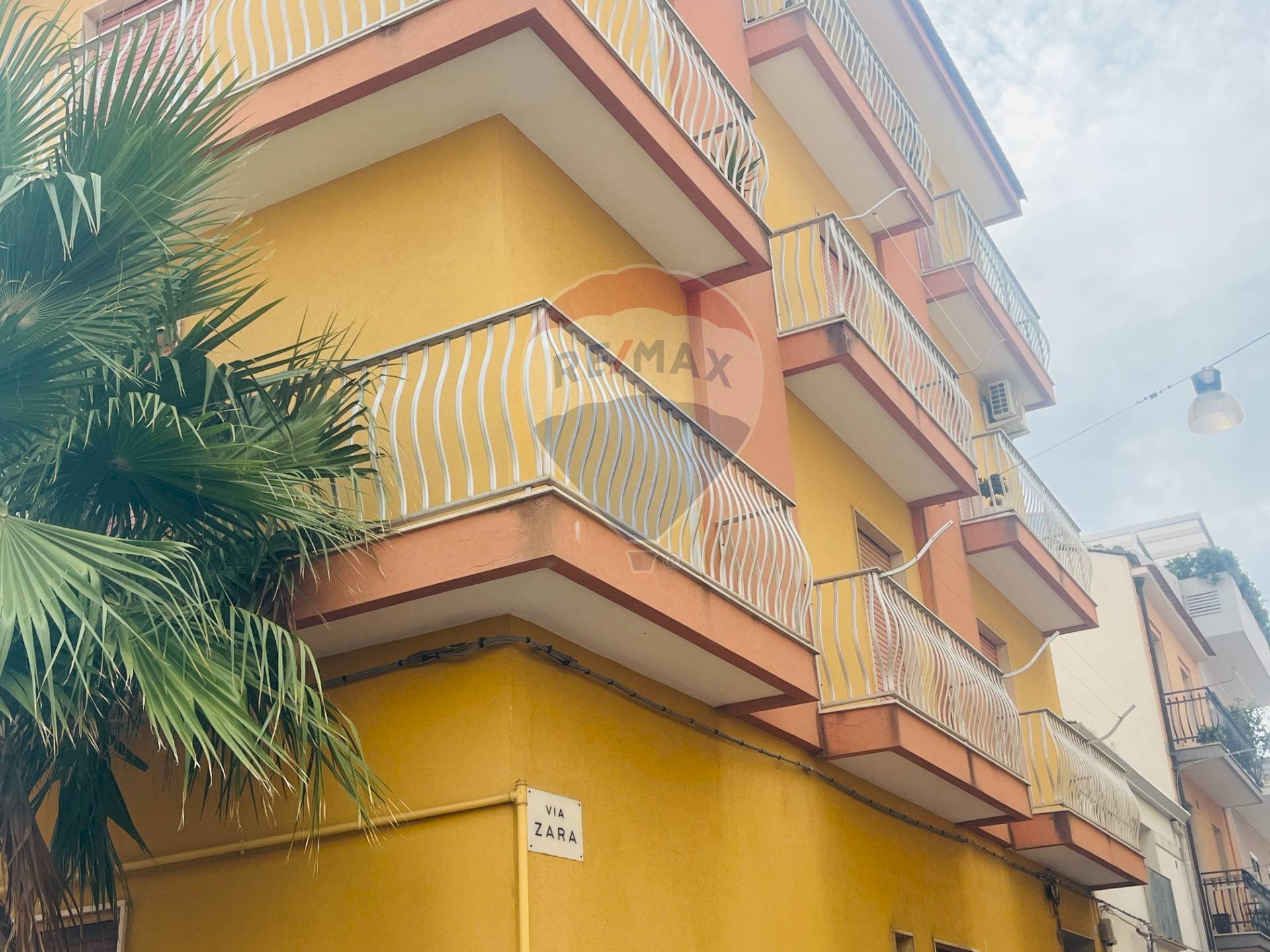 Edificio all\'aperto - Appartamento via Zara
 
61, Ragusa - foto 1