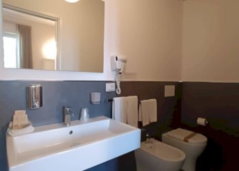 Foto 3 - Attività Commerciale via rosmini, Gallipoli - foto 3