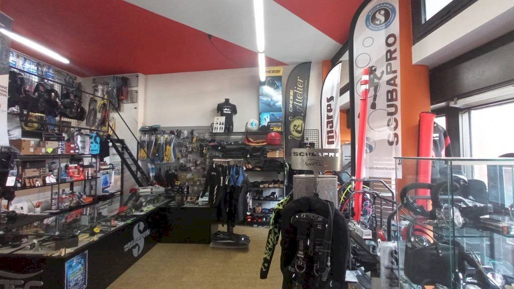 Interno non residenziale - Shop via Antonio Gramsci, 24, Borgomanero - photo 3