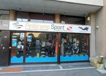 Facciata - Negozio via Antonio Gramsci, 24, Borgomanero - foto 1