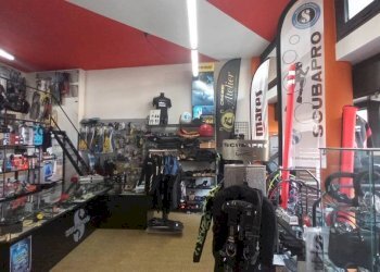 Interno non residenziale - Negozio via Antonio Gramsci, 24, Borgomanero - foto 3