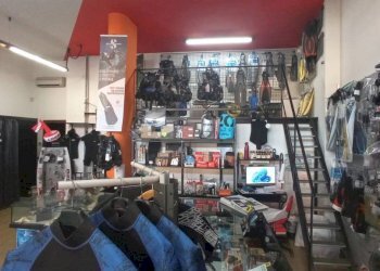 Interno non residenziale - Negozio via Antonio Gramsci, 24, Borgomanero - foto 6