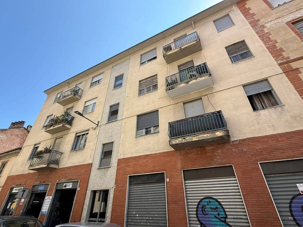 Facciata - Trilocale via Elvo, 2, Torino (zona Barriera Milano) - foto 1