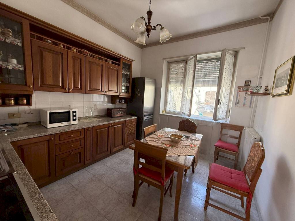 Cucina - Trilocale via Elvo, 2, Torino (zona Barriera Milano) - foto 3