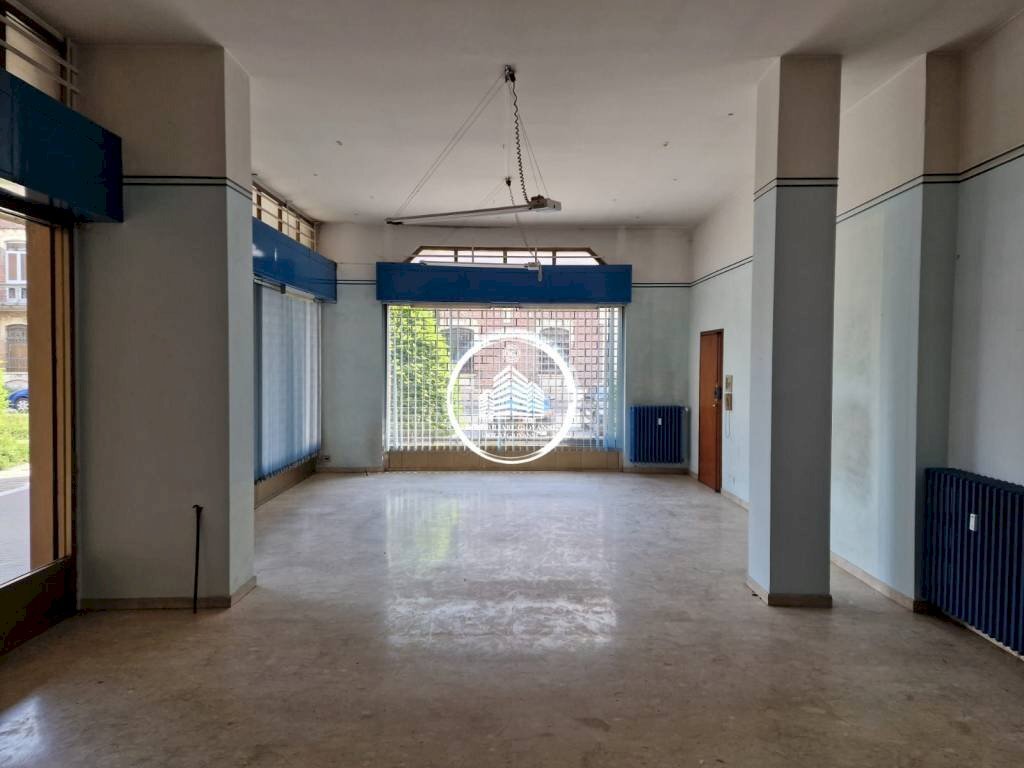 Interno non residenziale - Shop via Giovanni Piumati, 82, Bra - photo 1