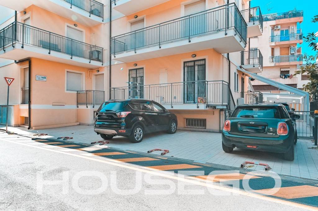 Posto macchina - Three-room apartment via Germania, 33, Spotorno - photo 3