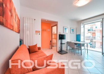 Salone - Three-room apartment via Germania, 33, Spotorno - photo 20