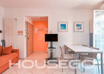 Salone - Three-room apartment via Germania, 33, Spotorno - photo 21