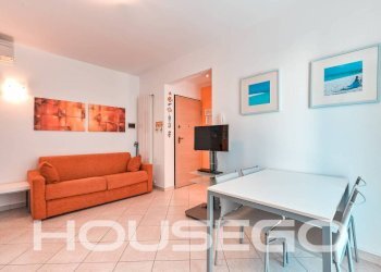 Salone - Three-room apartment via Germania, 33, Spotorno - photo 22