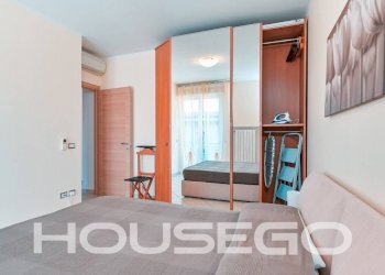 Camera da letto - Three-room apartment via Germania, 33, Spotorno - photo 48