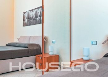 Camera da letto - Three-room apartment via Germania, 33, Spotorno - photo 50