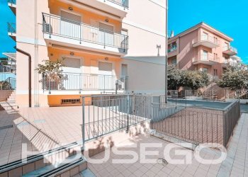 Facciata - Trilocale via Germania, 33, Spotorno - foto 7