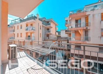 Balcone - Trilocale via Germania, 33, Spotorno - foto 10