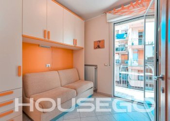 Camera da letto - Trilocale via Germania, 33, Spotorno - foto 2