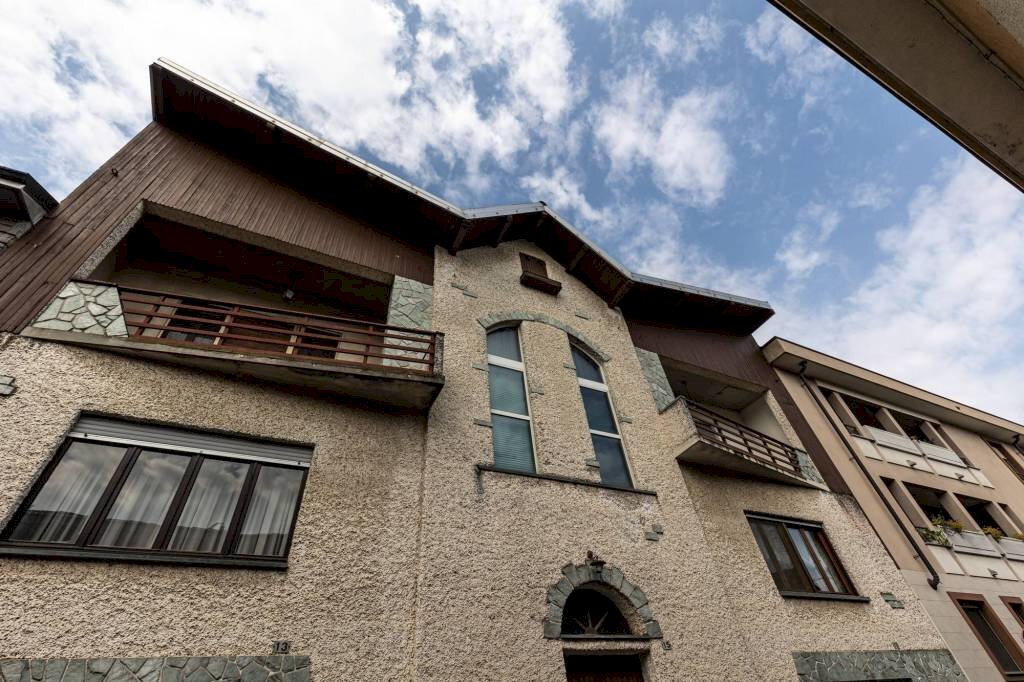 Facciata - Villa via Addis Abeba, 13, Trecate - foto 1