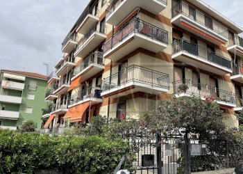 One-room apartment San Bartolomeo al Mare - photo 7