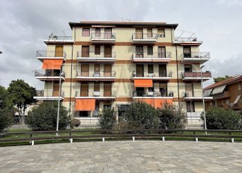 One-room apartment San Bartolomeo al Mare - photo 9