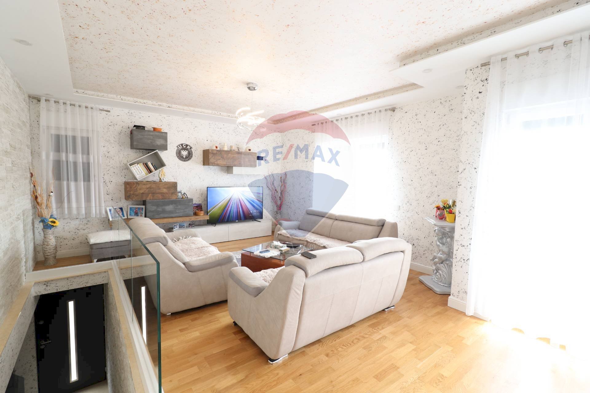 Independent house Solza, BG, Solza - photo 1