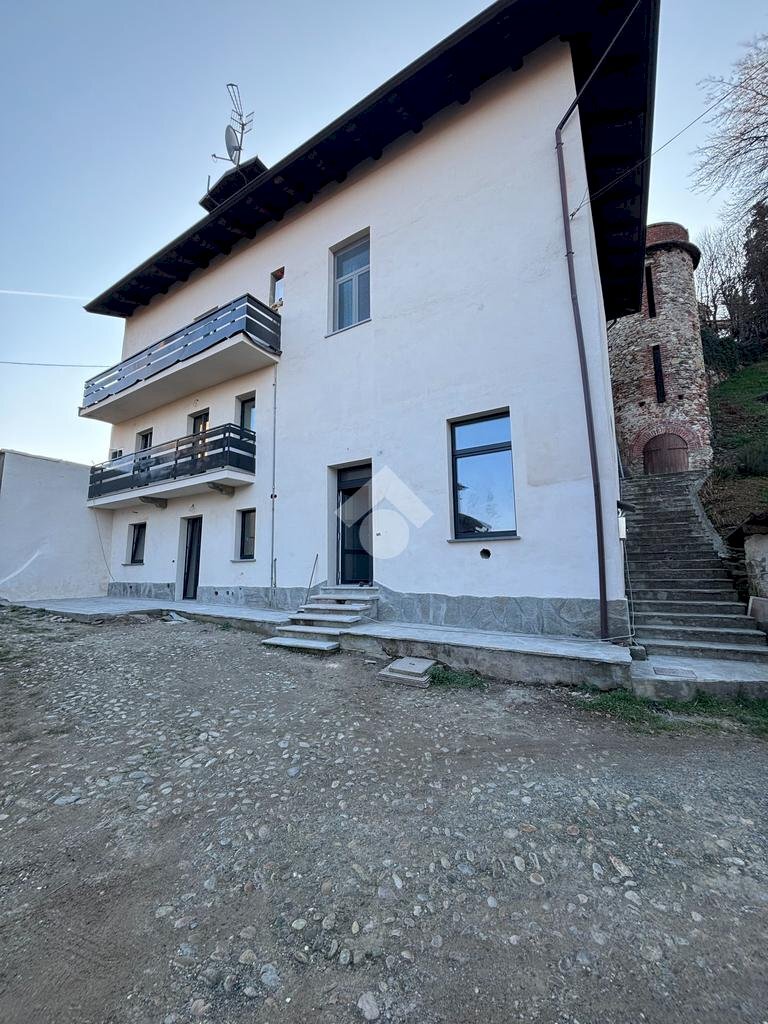 Four-room apartment Via Castagneri, Front - photo 2