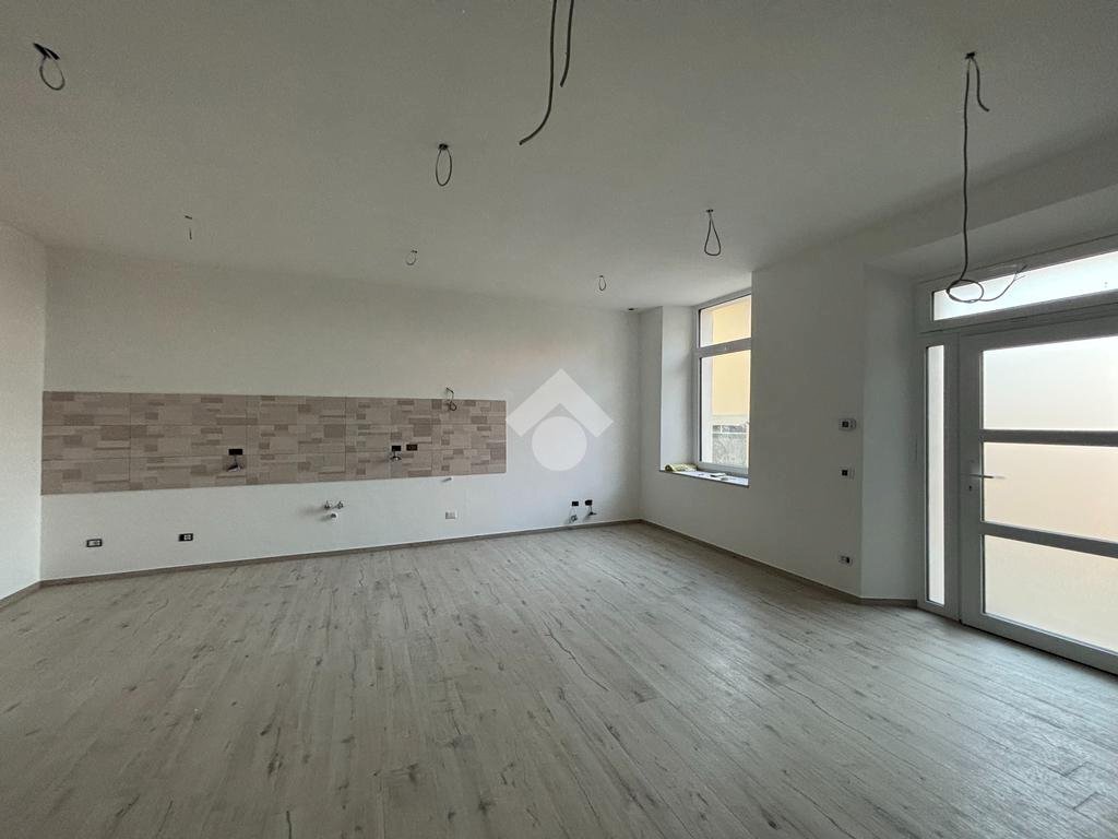 Four-room apartment Via Castagneri, Front - photo 3