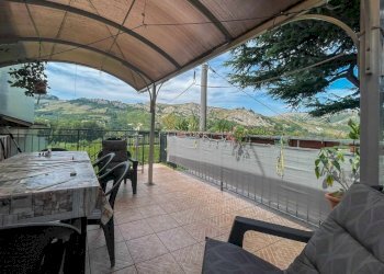 Porzione di casa Borgo Tossignano - foto 1